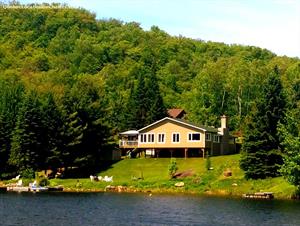 chalet � louer bord de l'eau  Laurentides