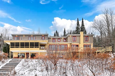 chalet ou condos de ski Morin Heights Laurentides