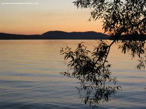chalet � louer bord de l'eau  Estrie/Cantons-de-l'est