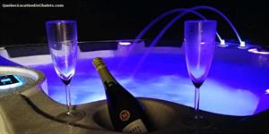 chalet avec spa, sauna ou bain tourbillon  Laurentides