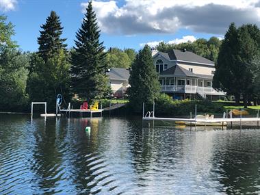 chalet � louer bord de l'eau  
