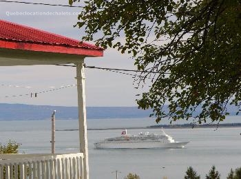 chalet a louer, Maison du patrimoine vue fleuve