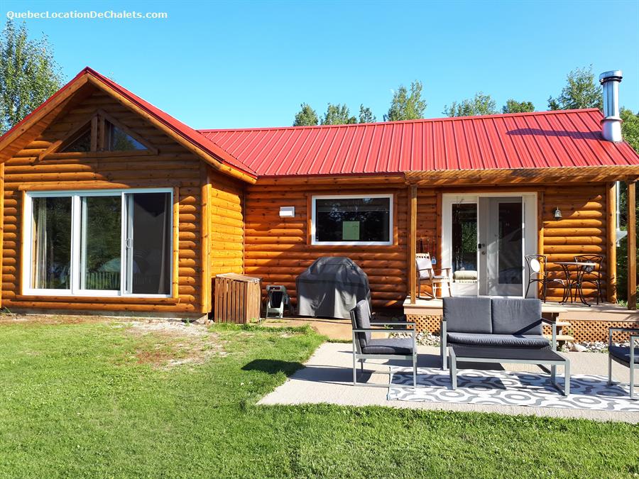 Chalet à louer SaguenayLacStJean, SainteMonique Chalet Émerillon