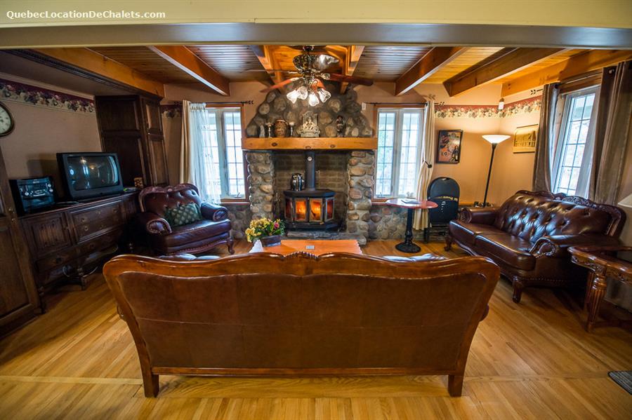 Cottage rental Québec, Outaouais, Montebello Waterfront cottage ID 4151