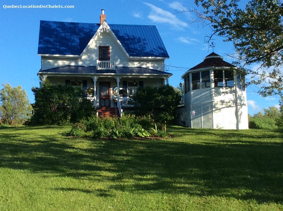Chalet à louer Gaspésie, SainteAngèledeMérici La Maison