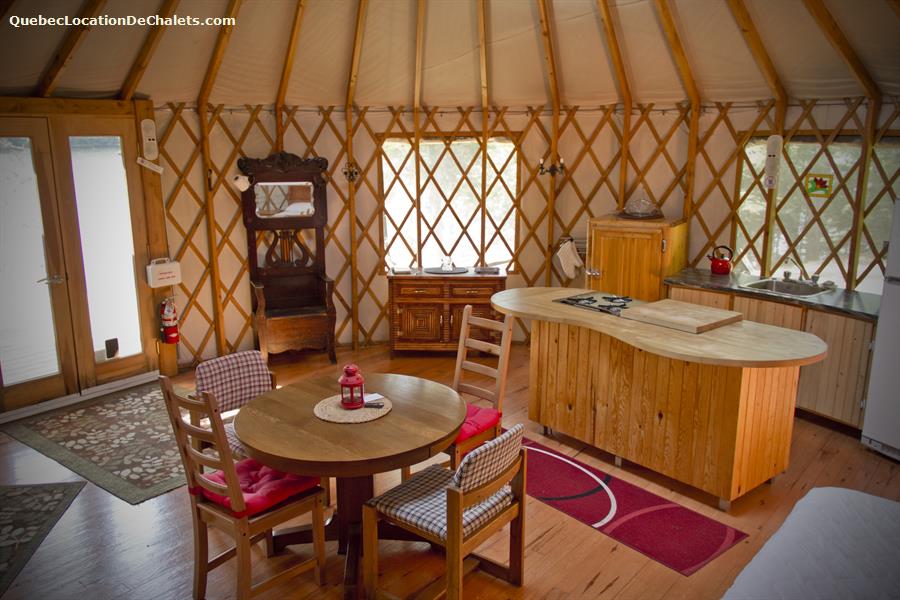 Chalet à louer Laurentides, NotreDameduLaus Yourte aux Huards ID 4958