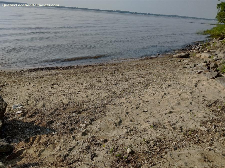 Cottage rental Québec, Île de Montréal, Lakefront Chalet