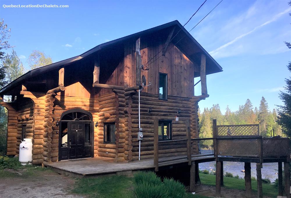 Cottage rental Québec, Lanaudière, Chertsey Chalet RivièreNature spa