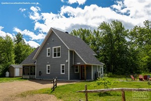 waterfront cottage rentals Sainte-Émélie-de-l'Énergie, Lanaudière