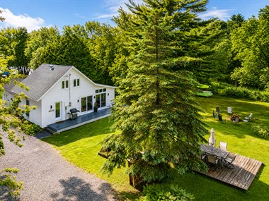 waterfront cottage rentals Saint-Jean-de-Matha, Lanaudière