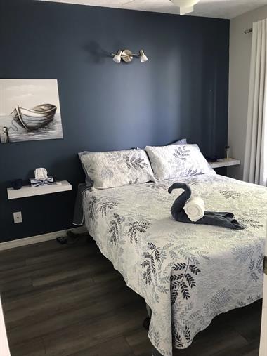 waterfront cottage rentals Magog, Estrie/Cantons-de-l'est