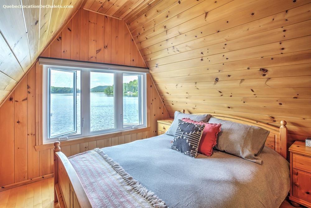 Chalet à louer Laurentides, SainteAnneduLac Le AFrame du Lac Hamel