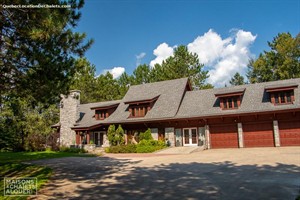waterfront cottage rentals Saint-Tite, Mauricie