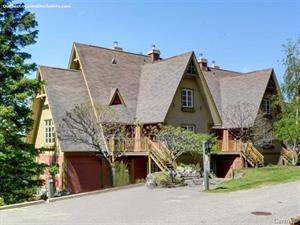 ski cottage rentals at the base of a mountain Mont-Tremblant, Laurentides