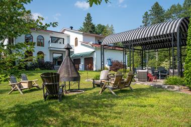 cottage rentals Saint-Hippolyte, Laurentides