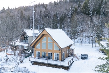 waterfront cottage rentals Mandeville, Lanaudière