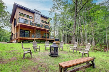 waterfront cottage rentals Saint-Raymond, Québec