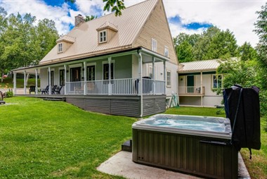 chalets à louer Saint-Ferréol-les-Neiges , Québec