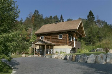 chalets à louer bord de l'eau Saint-Adolphe d'Howard, Laurentides