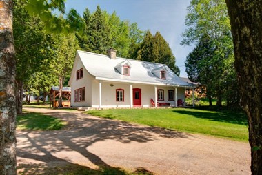 chalets à louer Saint-Ferréol-les-Neiges , Québec