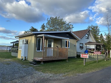 chalets à louer bord de l'eau Chambord, Saguenay-Lac-St-Jean