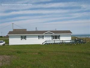 chalet a louer iles de la madeleine bord de mer