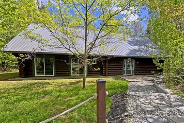 chalets en bois rond Sainte-Christine d'Auvergne, Québec