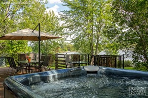 waterfront cottage rentals Trois Lacs, Estrie/Cantons-de-l'est