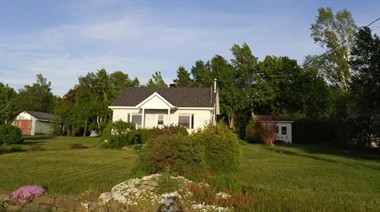 waterfront cottage rentals Rivière-Ouelle, Bas Saint-Laurent