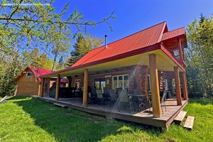chalets en bois rond Sainte-Christine d'Auvergne, Québec